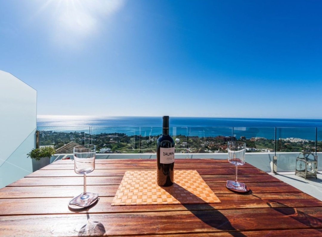 Exclusivo ático dúplex de lujo con vistas panorámicas al mar
