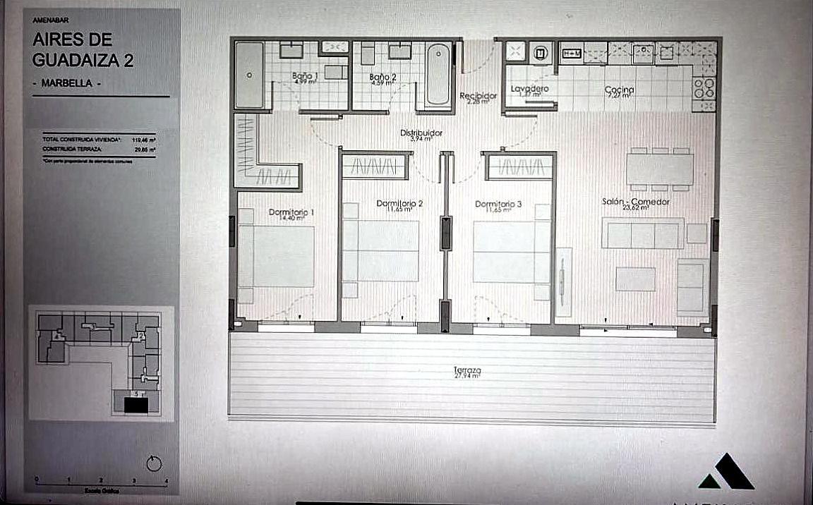 Apartamento de reciente construcción con gran terraza acristalada en Nueva Andalucía
