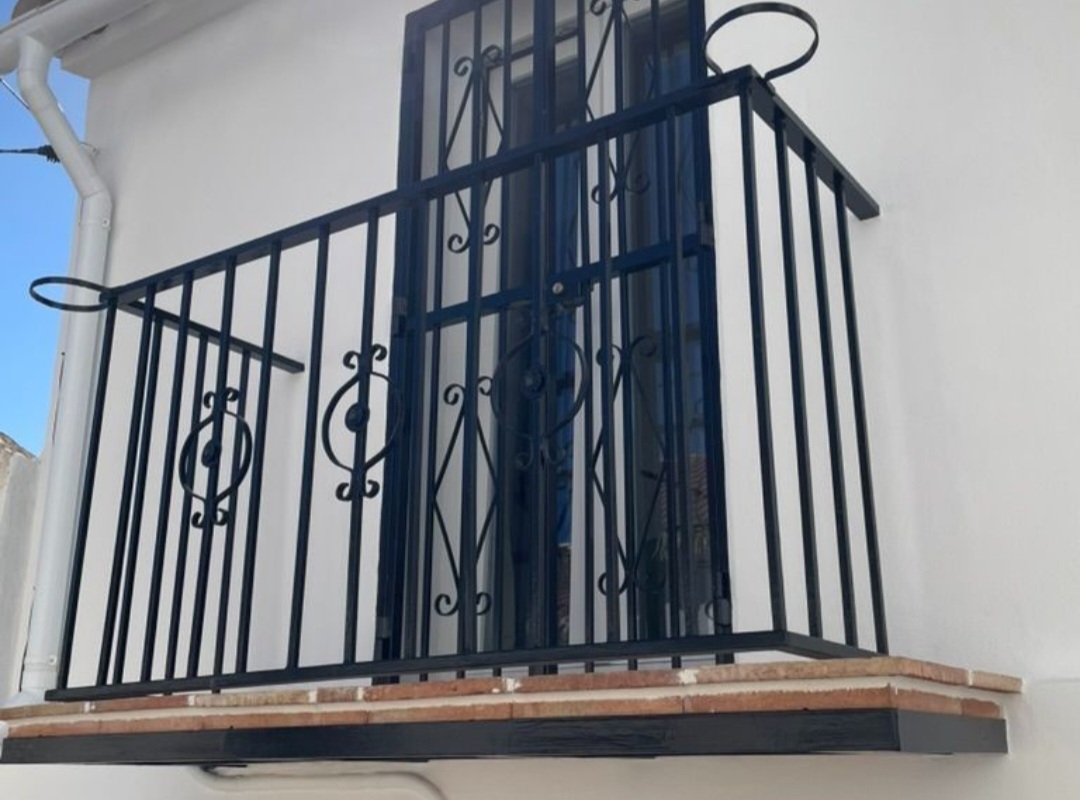 CASA DE PUEBLO TOTALMENTE REFORMADA Y LISTA PARA ENTRAR A VIVIR EN BENAMARGOSA