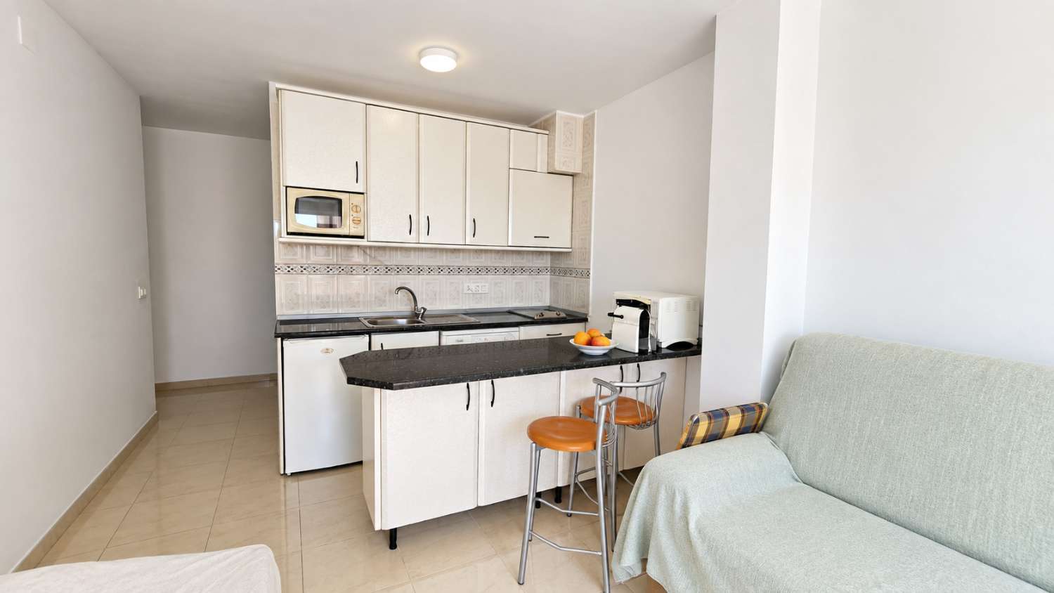 Estudio con terraza en segunda línea de playa en La Carihuela