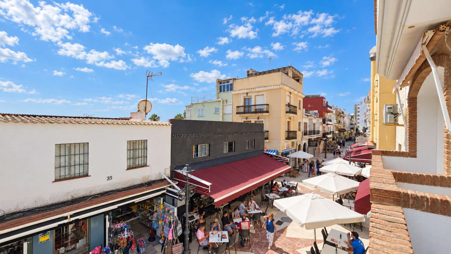 Estudio con terraza en segunda línea de playa en La Carihuela