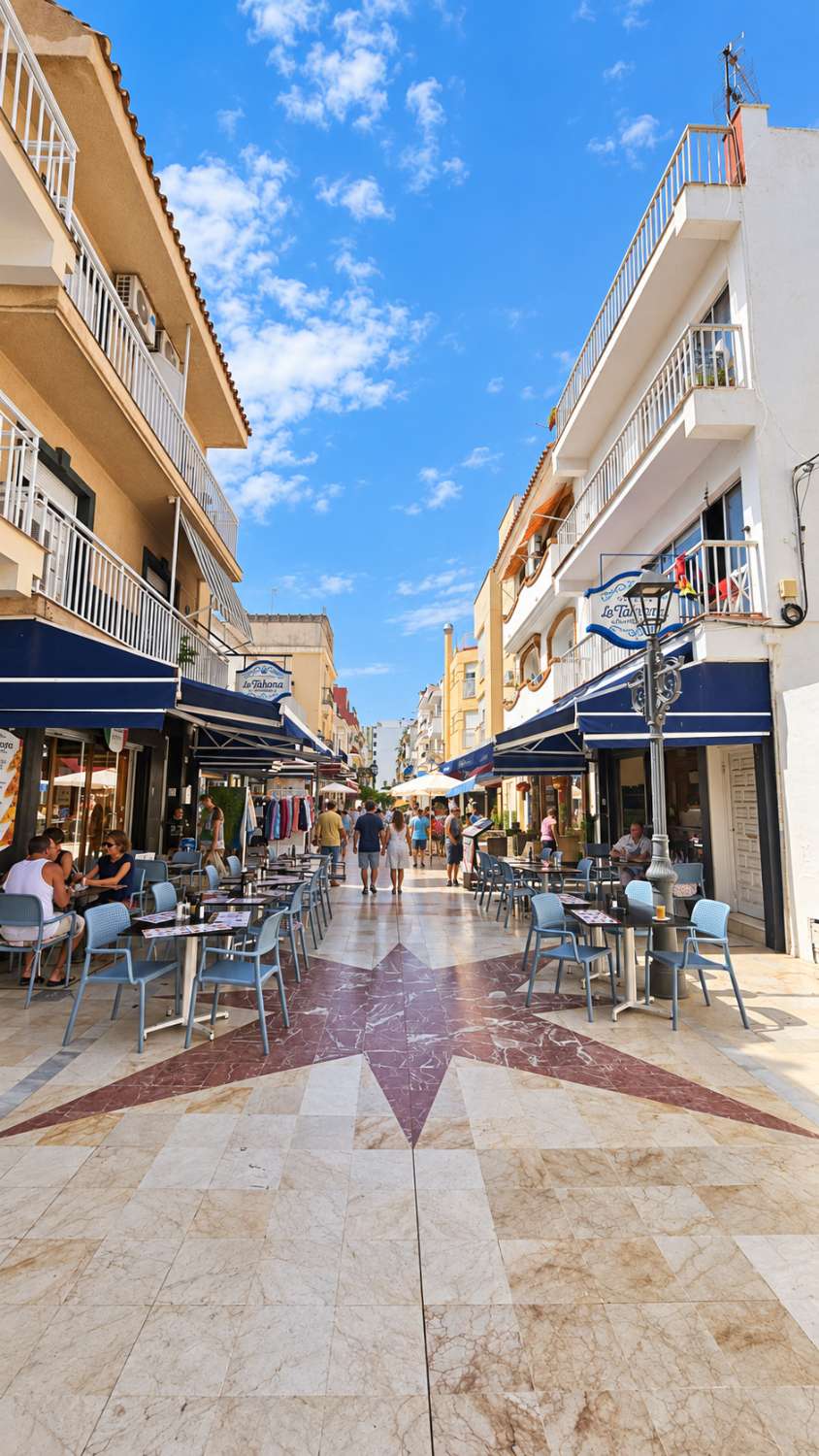 Estudio con terraza en segunda línea de playa en La Carihuela