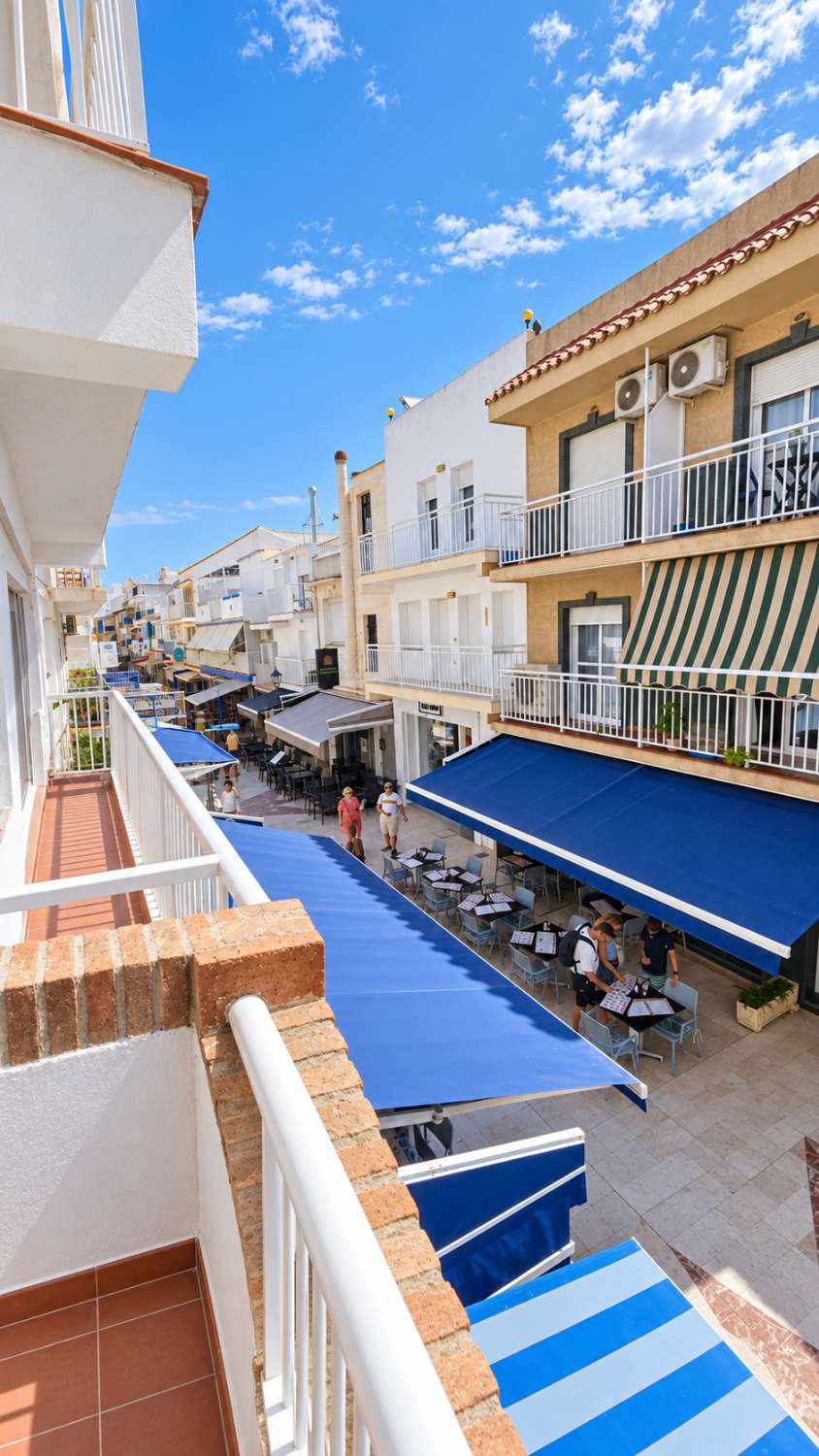 Estudio con terraza en segunda línea de playa en La Carihuela