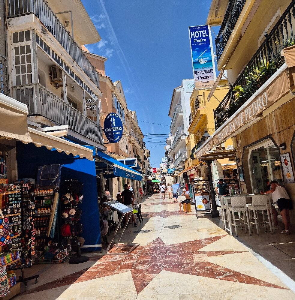 Estudio con terraza en segunda línea de playa en La Carihuela