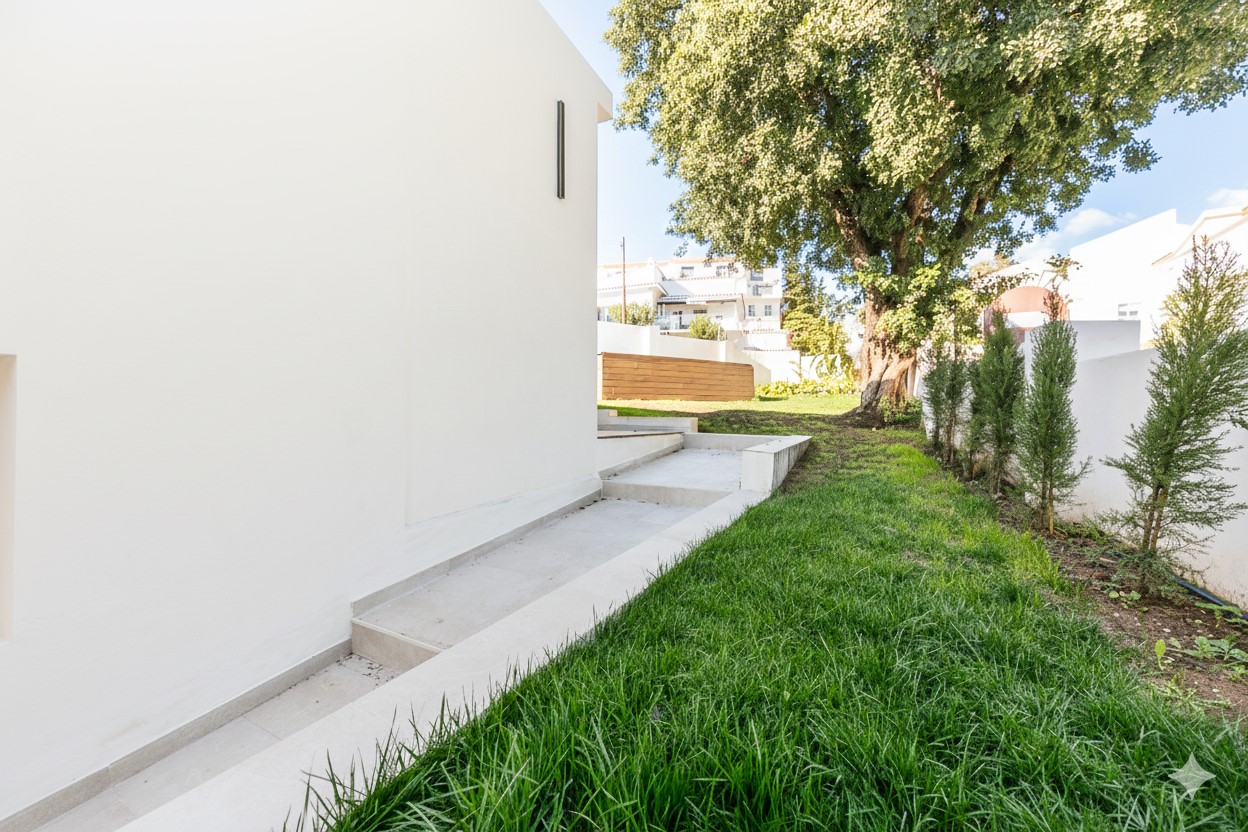 CHALET INDEPENDIENTE COMPLETAMENTE REFORMADO A 7 MINUTOS DE LA PLAYA | TORREBLANCA – FUENGIROLA