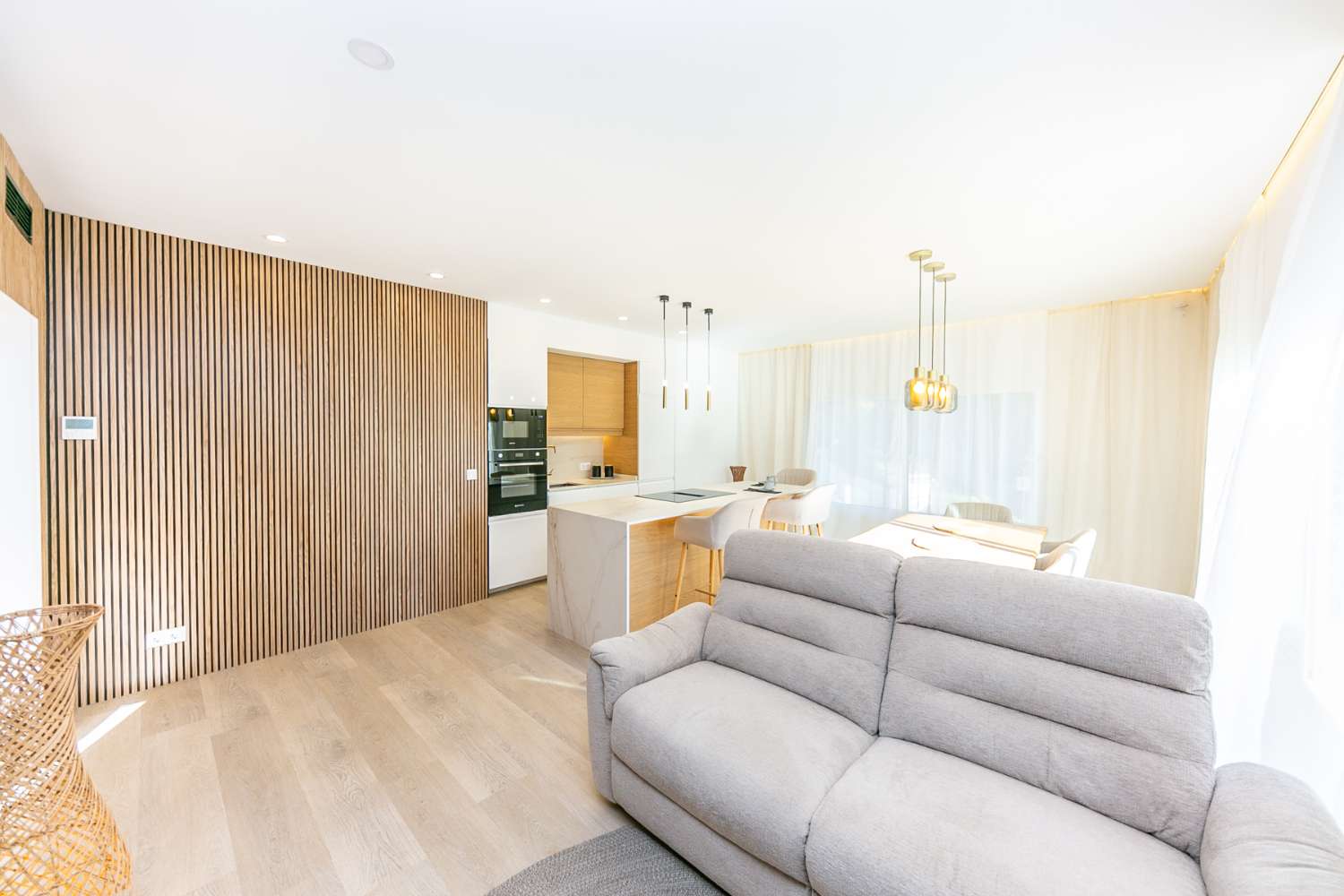 CHALET INDEPENDIENTE COMPLETAMENTE REFORMADO A 7 MINUTOS DE LA PLAYA | TORREBLANCA – FUENGIROLA
