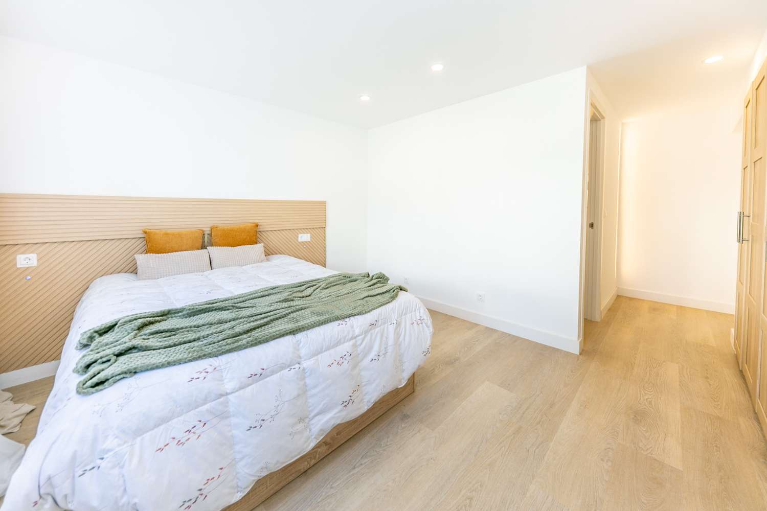 CHALET INDEPENDIENTE COMPLETAMENTE REFORMADO A 7 MINUTOS DE LA PLAYA | TORREBLANCA – FUENGIROLA