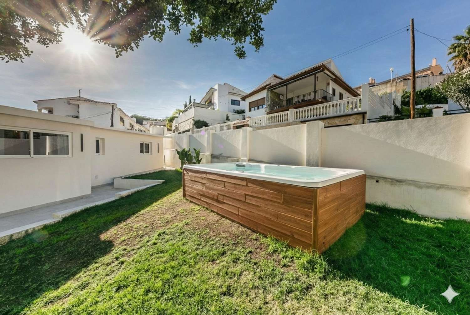 CHALET INDEPENDIENTE COMPLETAMENTE REFORMADO A 7 MINUTOS DE LA PLAYA | TORREBLANCA – FUENGIROLA