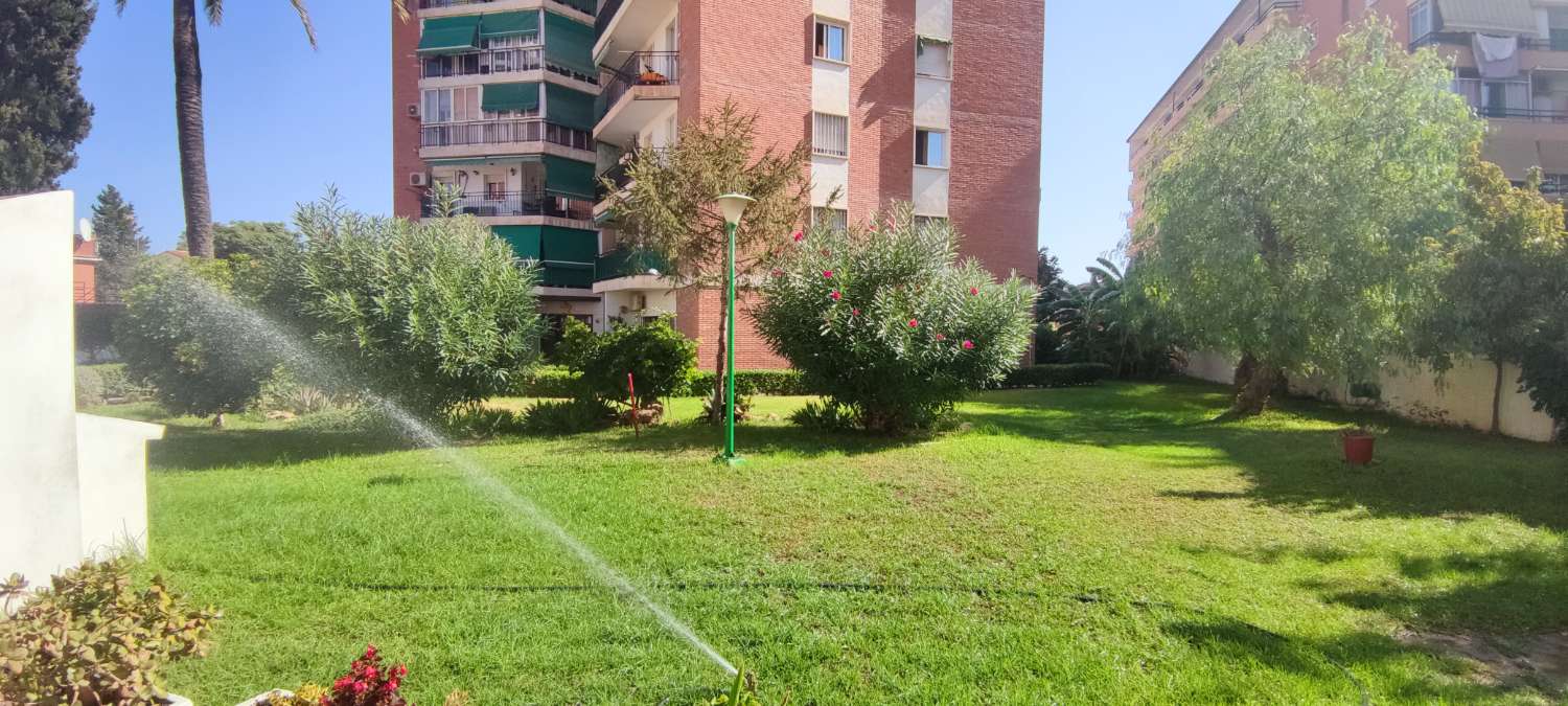 ESTUDIO REFORMADO CON PISCINA EN TORREMOLINOS