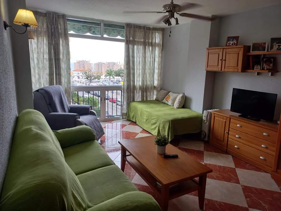 ESTUDIO REFORMADO CON PISCINA EN TORREMOLINOS