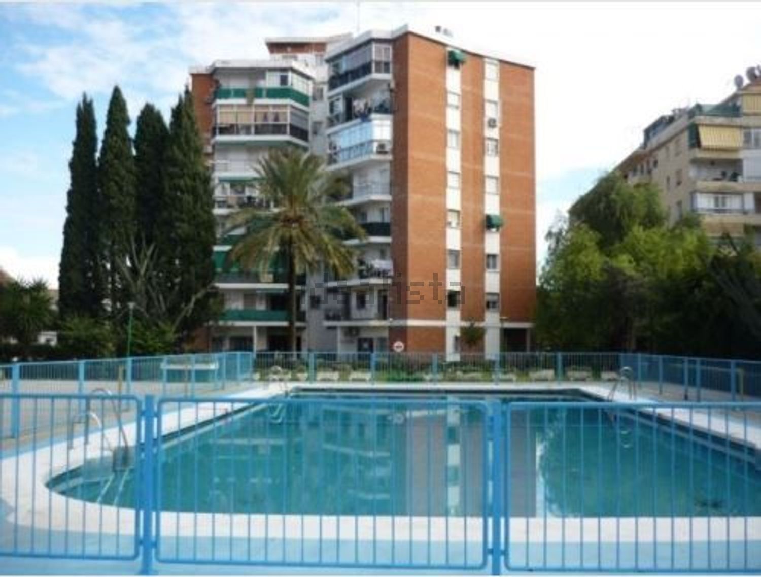 ESTUDIO REFORMADO CON PISCINA EN TORREMOLINOS