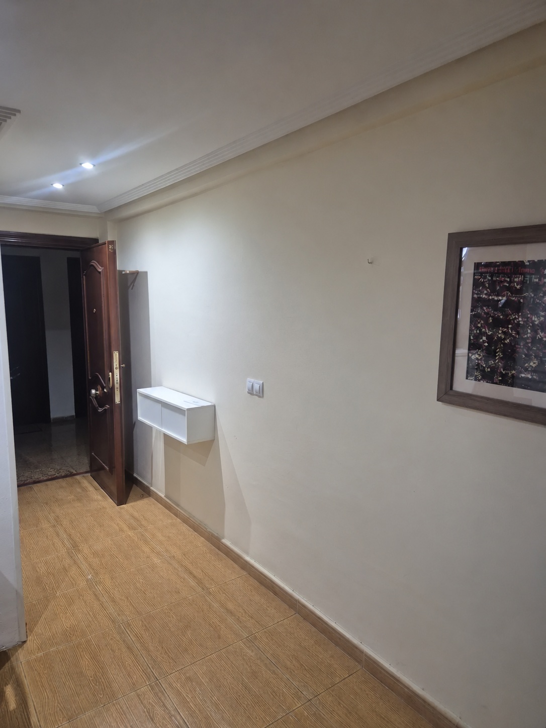 PISO TOTALMENTE REFORMADO CON TERRAZA EN CIUDAD JARDÍN – MÁLAGA  92 m² construidos | 79 m² útiles | 3 dormitorios | Terraza | Ascensor  Si buscas una vivie