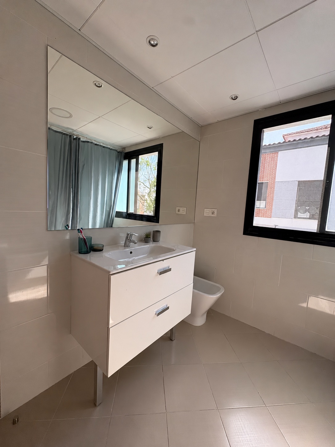 VIVIENDA UNIFAMILIAR CON TERRAZAS, SÓTANO Y DOS PLAZAS DE GARAJE EN CHURRIANA – MÁLAGA