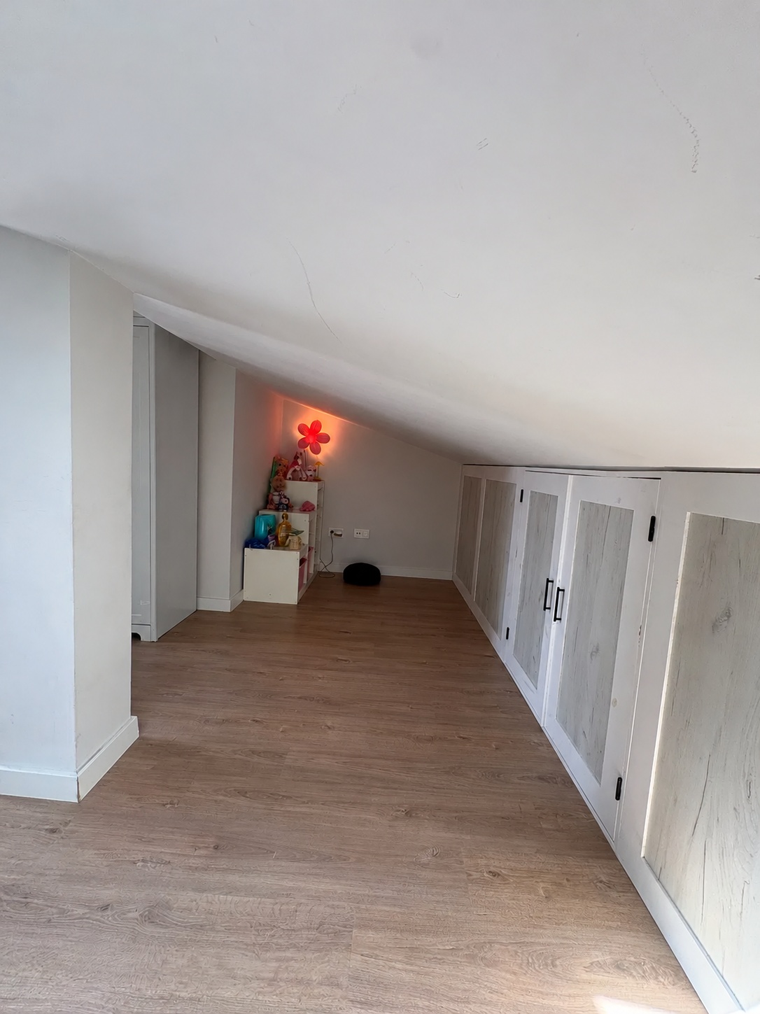 VIVIENDA UNIFAMILIAR CON TERRAZAS, SÓTANO Y DOS PLAZAS DE GARAJE EN CHURRIANA – MÁLAGA