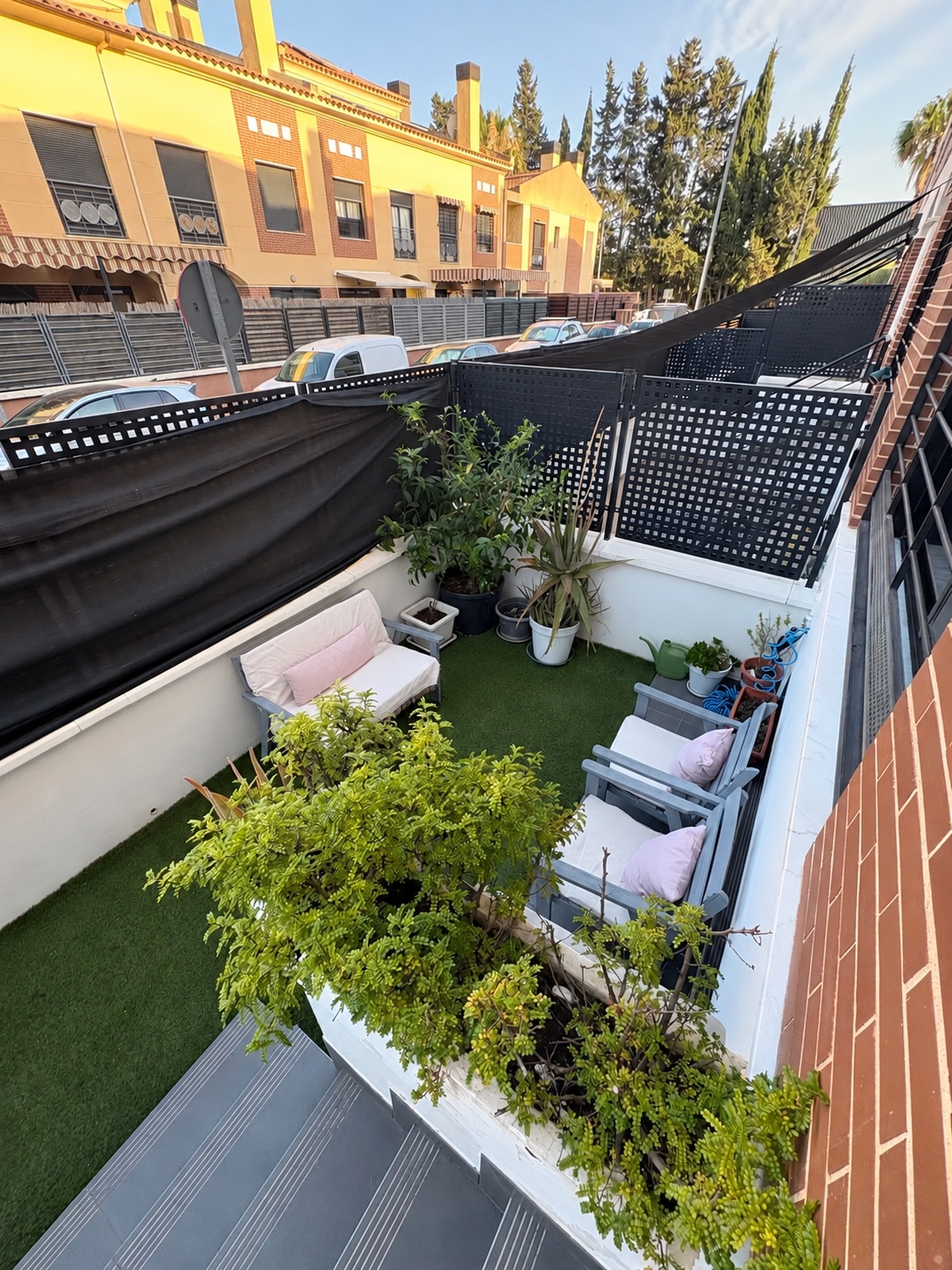 VIVIENDA UNIFAMILIAR CON TERRAZAS, SÓTANO Y DOS PLAZAS DE GARAJE EN CHURRIANA – MÁLAGA
