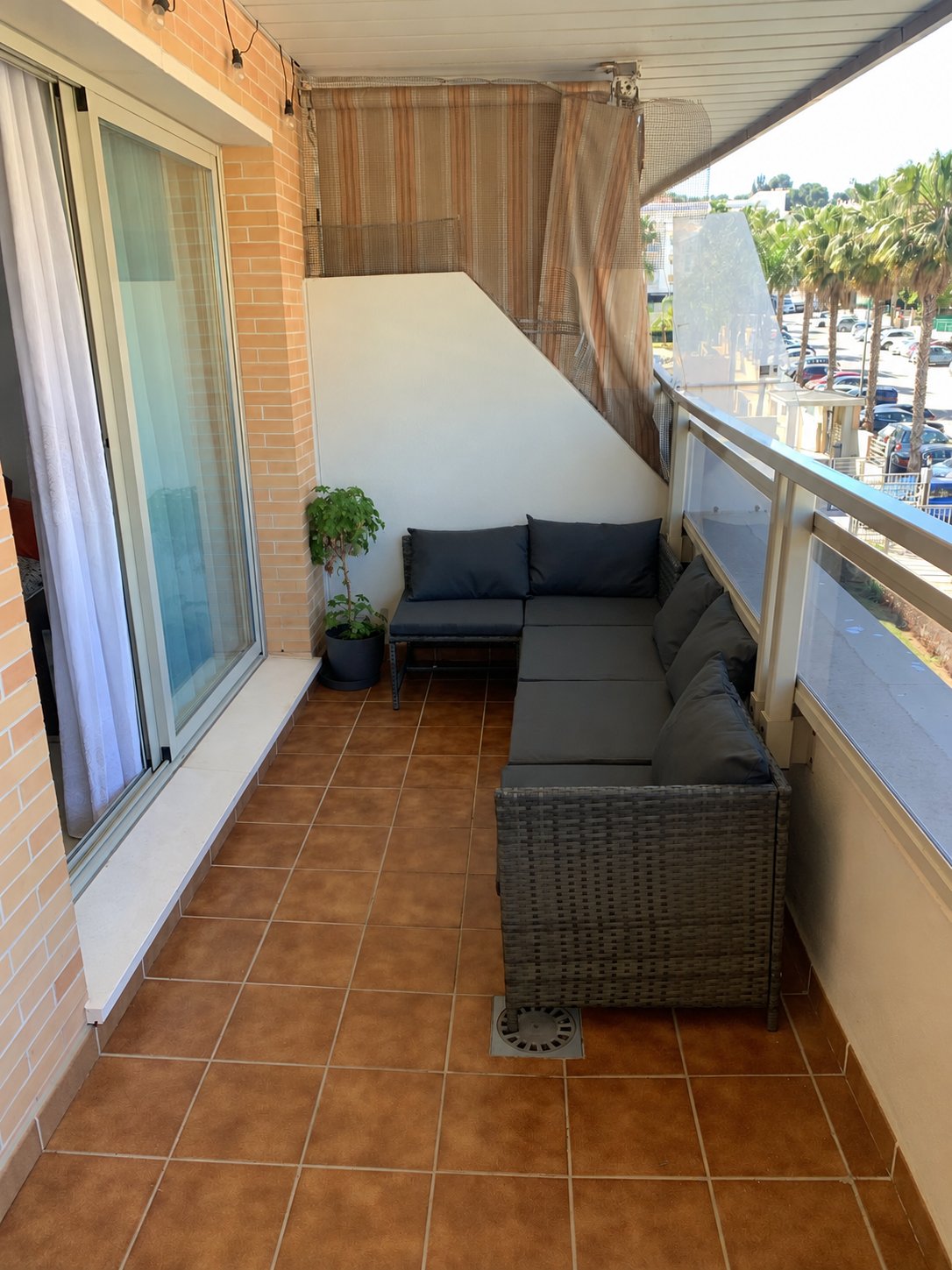 AMPLIO PISO CON GRAN TERRAZA, DOS GARAJES Y TRASTERO EN LA COLINA – TORREMOLINOS