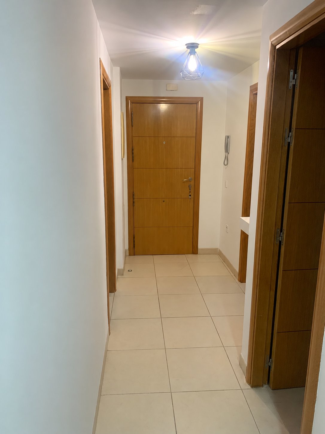 AMPLIO PISO CON GRAN TERRAZA, DOS GARAJES Y TRASTERO EN LA COLINA – TORREMOLINOS