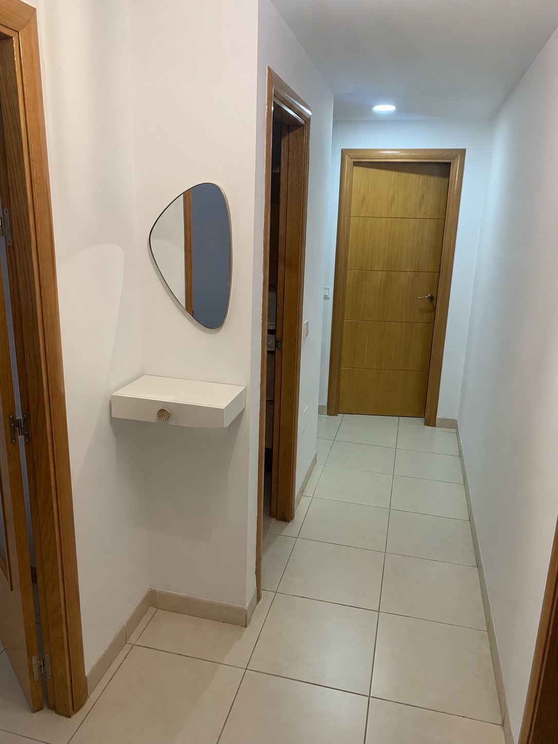 AMPLIO PISO CON GRAN TERRAZA, DOS GARAJES Y TRASTERO EN LA COLINA – TORREMOLINOS