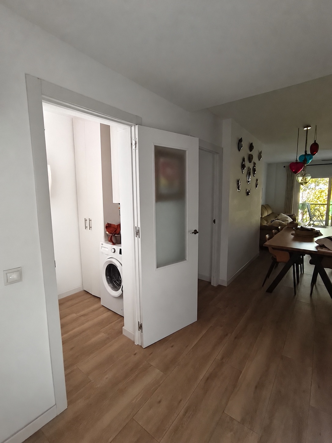 PISO DE 3 DORMITORIOS CON TERRAZA, PISCINA Y GARAJE EN GUADALMAR – MÁLAGA