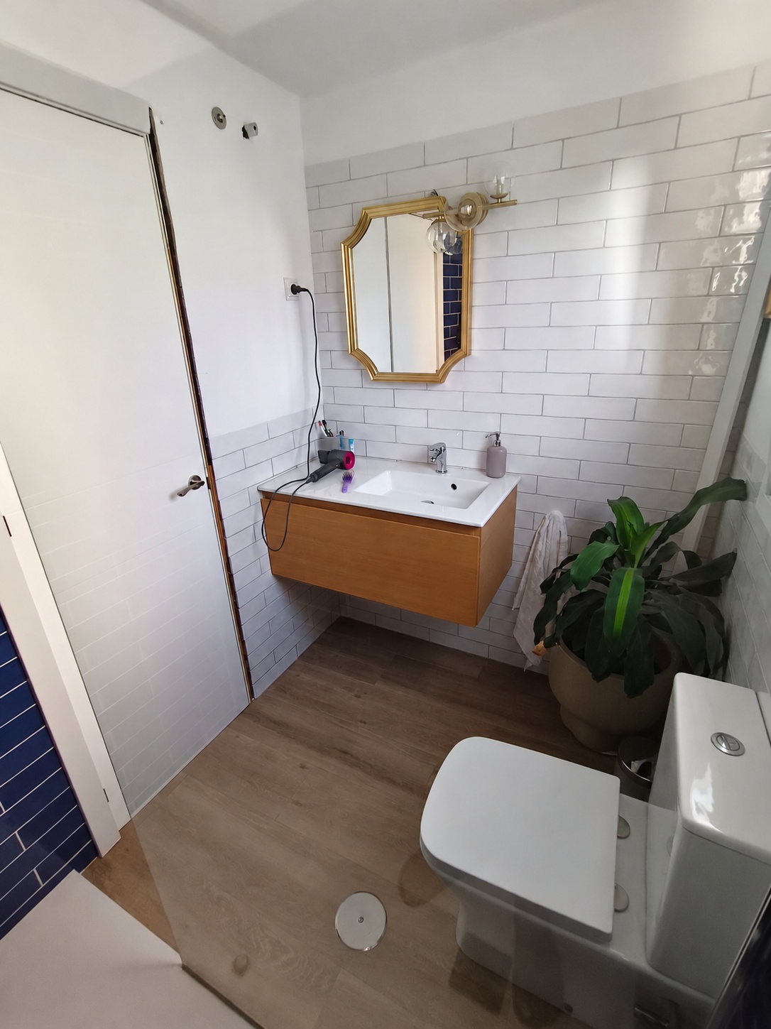 PISO DE 3 DORMITORIOS CON TERRAZA, PISCINA Y GARAJE EN GUADALMAR – MÁLAGA