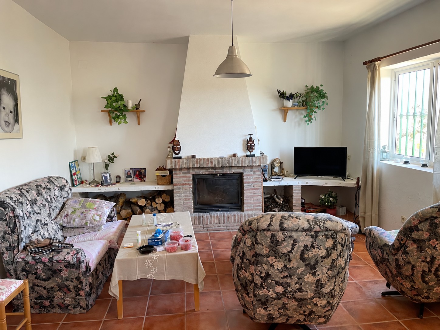 CASA DE CAMPO CON PARCELA, GARAJE Y ESPECTACULARES VISTAS EN COLMENAR – MÁLAGA