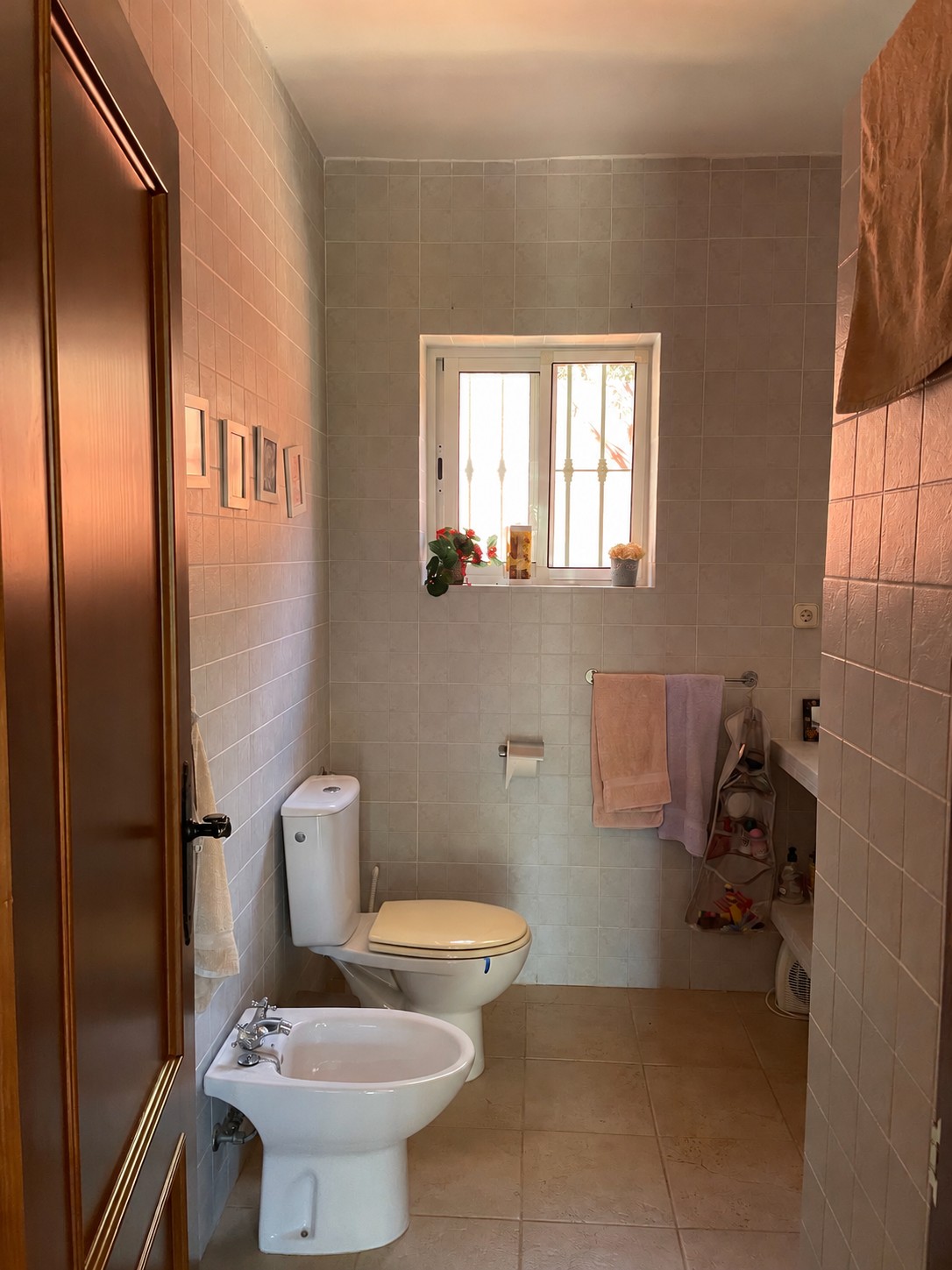CASA DE CAMPO CON PARCELA, GARAJE Y ESPECTACULARES VISTAS EN COLMENAR – MÁLAGA