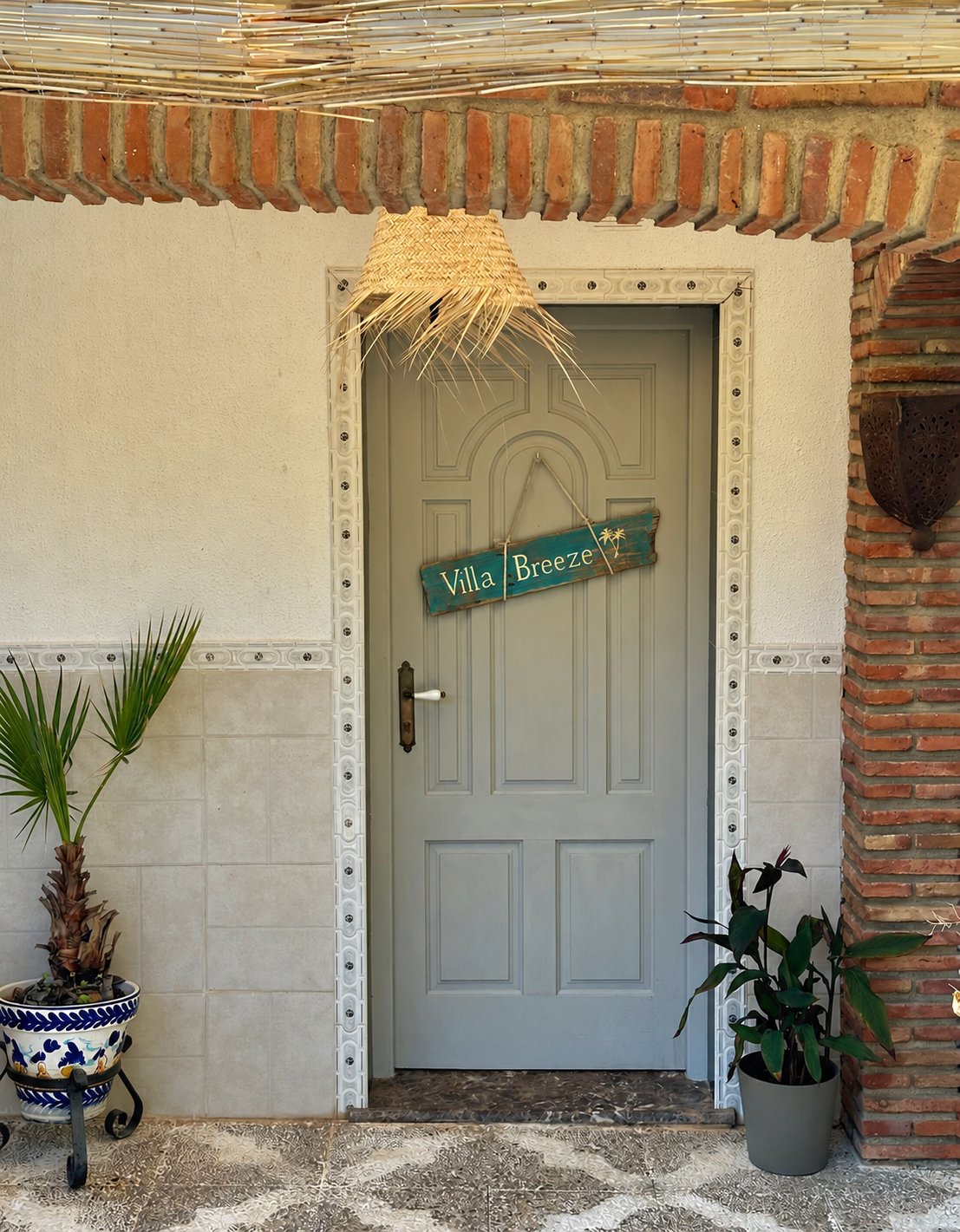 VILLA INDEPENDIENTE CON PISCINA Y JARDÍN PRIVADOS A POCOS MINUTOS DE LA PLAYA – MIJAS COSTA