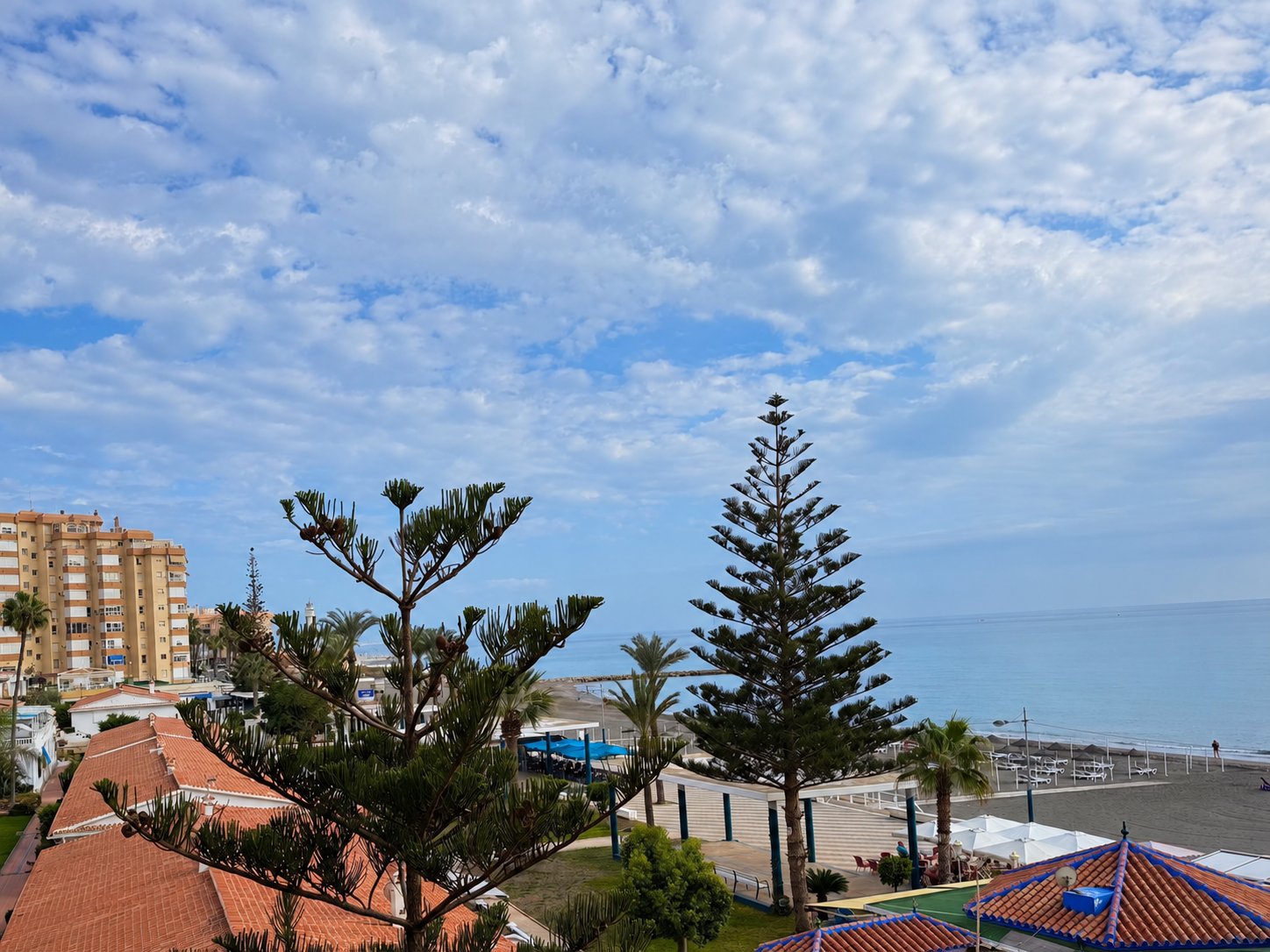 Vivir frente al Mediterráneo en Torrox Costa