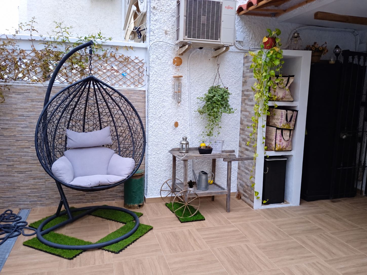 Apartamento con terraza y patio en Arroyo de la Miel