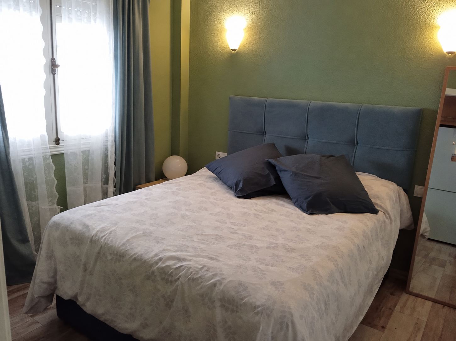 Apartamento con terraza y patio en Arroyo de la Miel