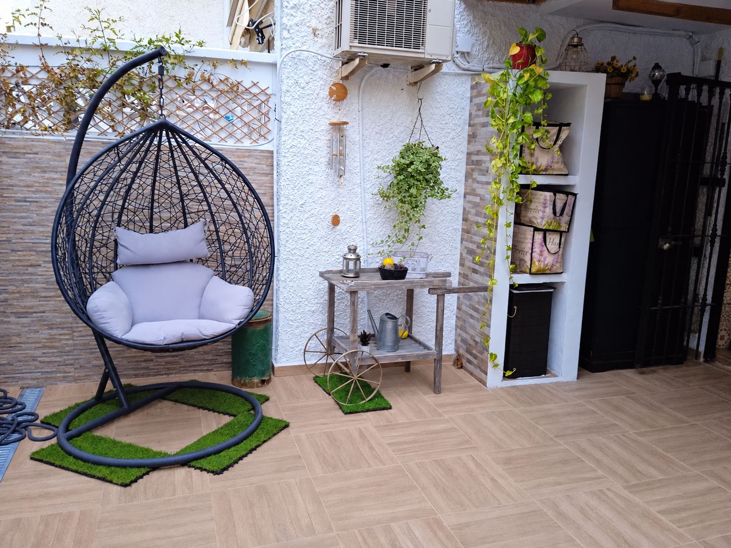 Apartamento con terraza y patio en Arroyo de la Miel