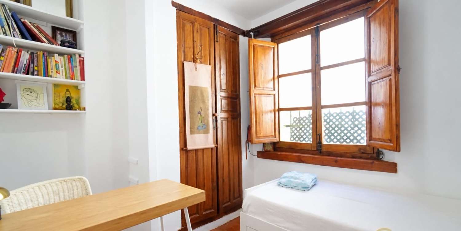 Una casa con alma, arte y vistas a la montaña en el corazón de Benahavís