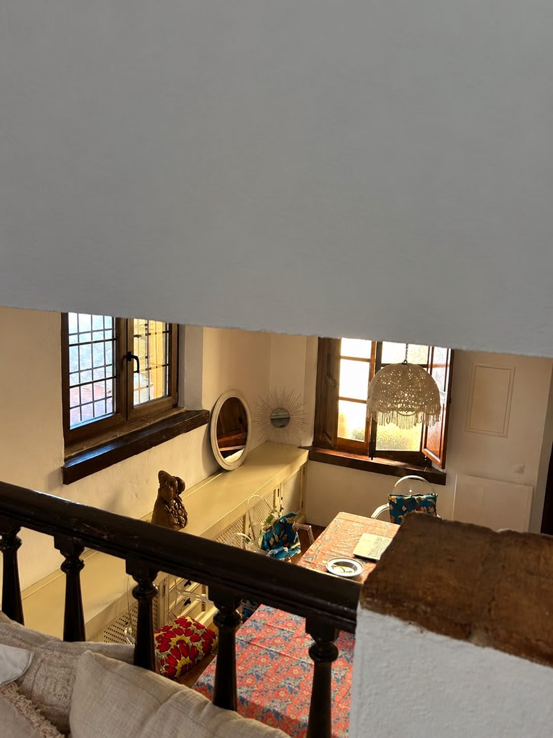 Una casa con alma, arte y vistas a la montaña en el corazón de Benahavís