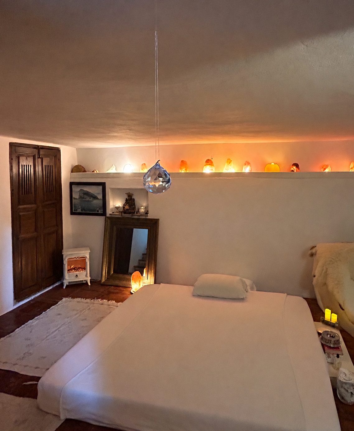 Una casa con alma, arte y vistas a la montaña en el corazón de Benahavís