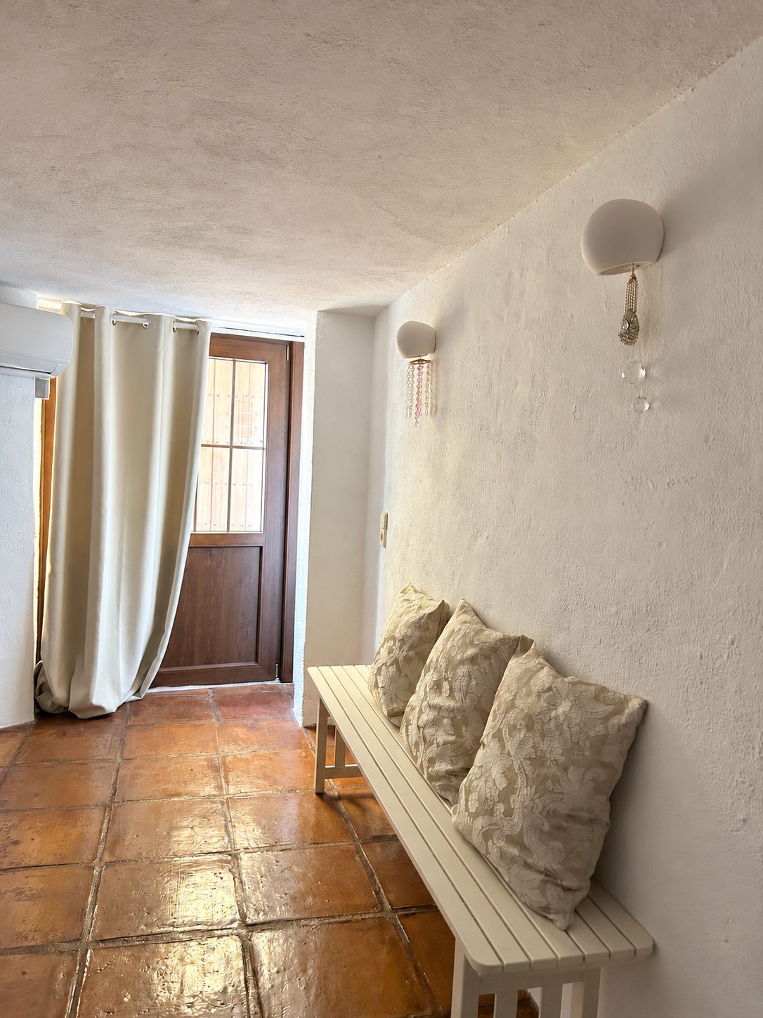 Una casa con alma, arte y vistas a la montaña en el corazón de Benahavís