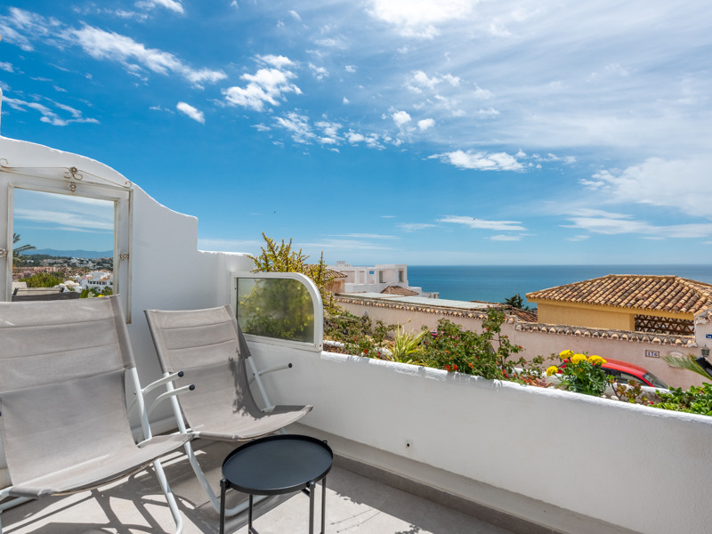 APARTAMENTO REFORMADO CON ESPECTACULARES VISTAS AL MAR EN RIVIERA DEL SOL – MIJAS COSTA