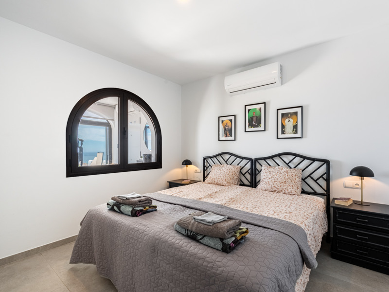 APARTAMENTO REFORMADO CON ESPECTACULARES VISTAS AL MAR EN RIVIERA DEL SOL – MIJAS COSTA