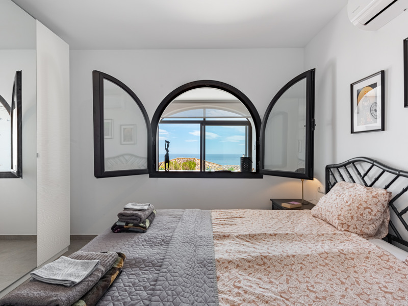 APARTAMENTO REFORMADO CON ESPECTACULARES VISTAS AL MAR EN RIVIERA DEL SOL – MIJAS COSTA
