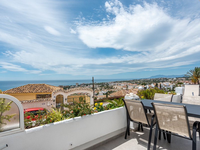 APARTAMENTO REFORMADO CON ESPECTACULARES VISTAS AL MAR EN RIVIERA DEL SOL – MIJAS COSTA