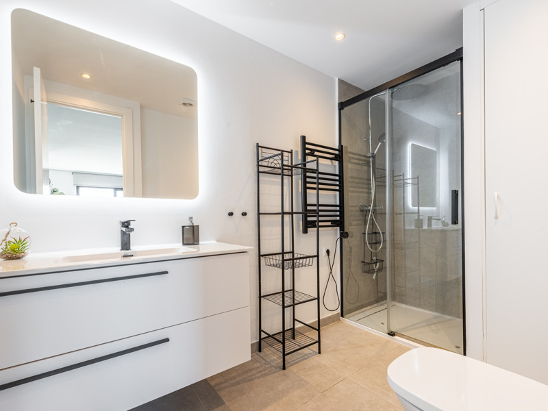 APARTAMENTO REFORMADO CON ESPECTACULARES VISTAS AL MAR EN RIVIERA DEL SOL – MIJAS COSTA