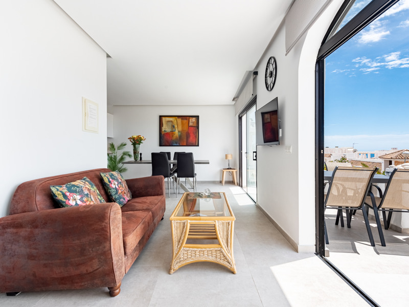 APARTAMENTO REFORMADO CON ESPECTACULARES VISTAS AL MAR EN RIVIERA DEL SOL – MIJAS COSTA