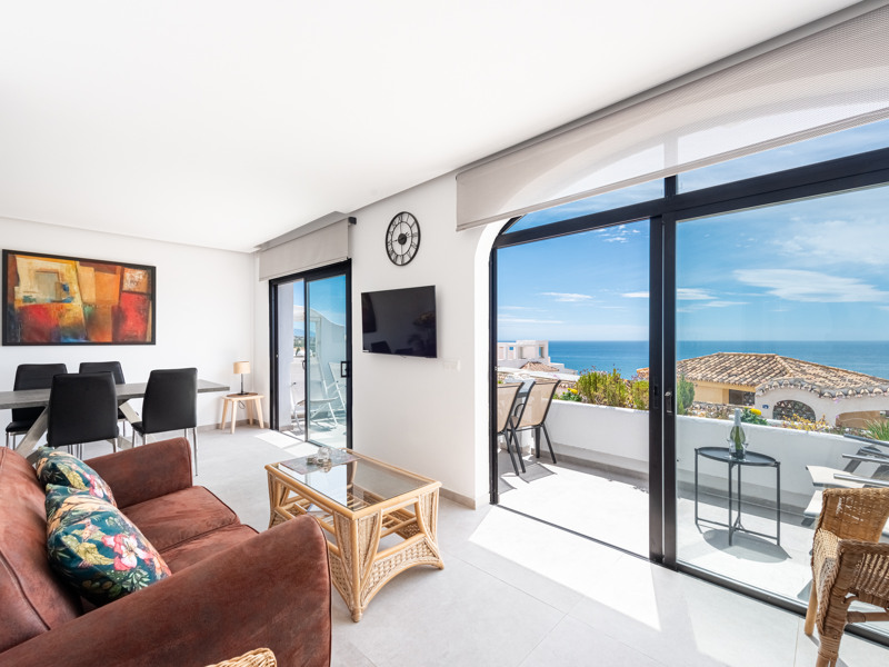 APARTAMENTO REFORMADO CON ESPECTACULARES VISTAS AL MAR EN RIVIERA DEL SOL – MIJAS COSTA