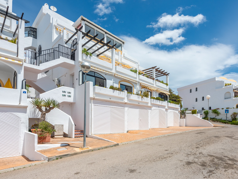 APARTAMENTO REFORMADO CON ESPECTACULARES VISTAS AL MAR EN RIVIERA DEL SOL – MIJAS COSTA