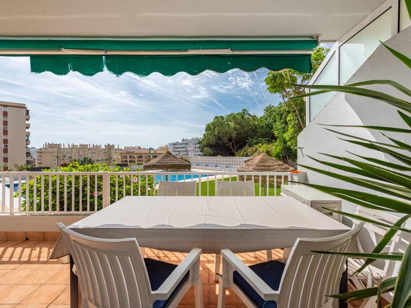 AMPLIO PISO DE 3 DORMITORIOS CON GRAN TERRAZA SOLEADA EN EL CENTRO DE FUENGIROLA