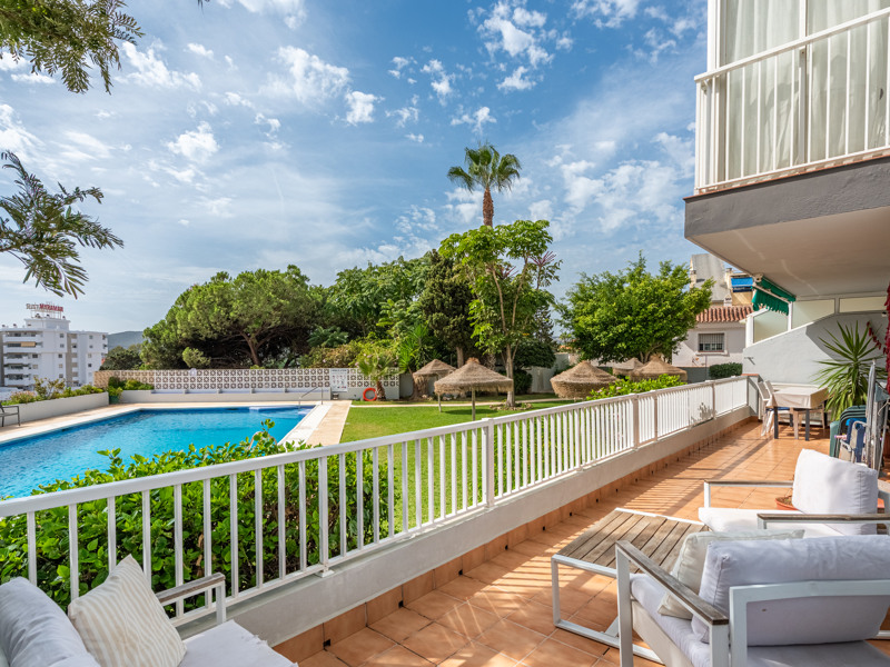 AMPLIO PISO DE 3 DORMITORIOS CON GRAN TERRAZA SOLEADA EN EL CENTRO DE FUENGIROLA