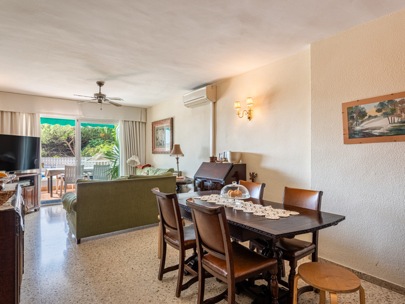 AMPLIO PISO DE 3 DORMITORIOS CON GRAN TERRAZA SOLEADA EN EL CENTRO DE FUENGIROLA