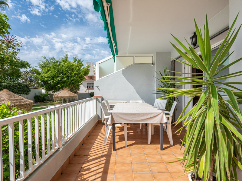 AMPLIO PISO DE 3 DORMITORIOS CON GRAN TERRAZA SOLEADA EN EL CENTRO DE FUENGIROLA