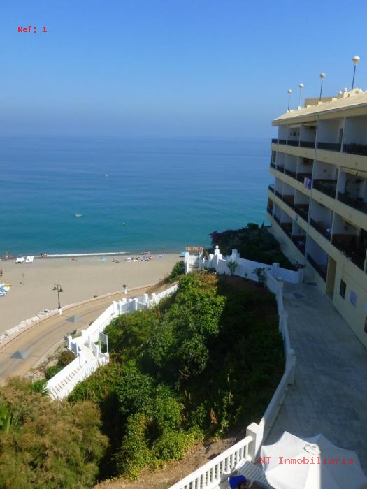 Luxury apartment in 1st line of beach