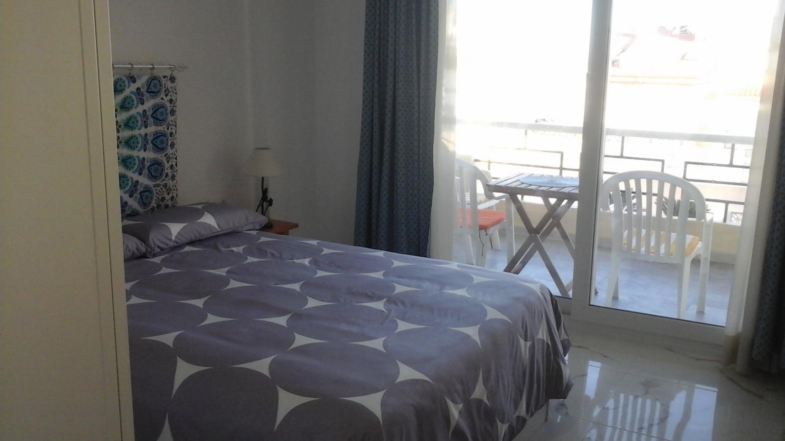 Estudio  con dormitorio en La Carihuela