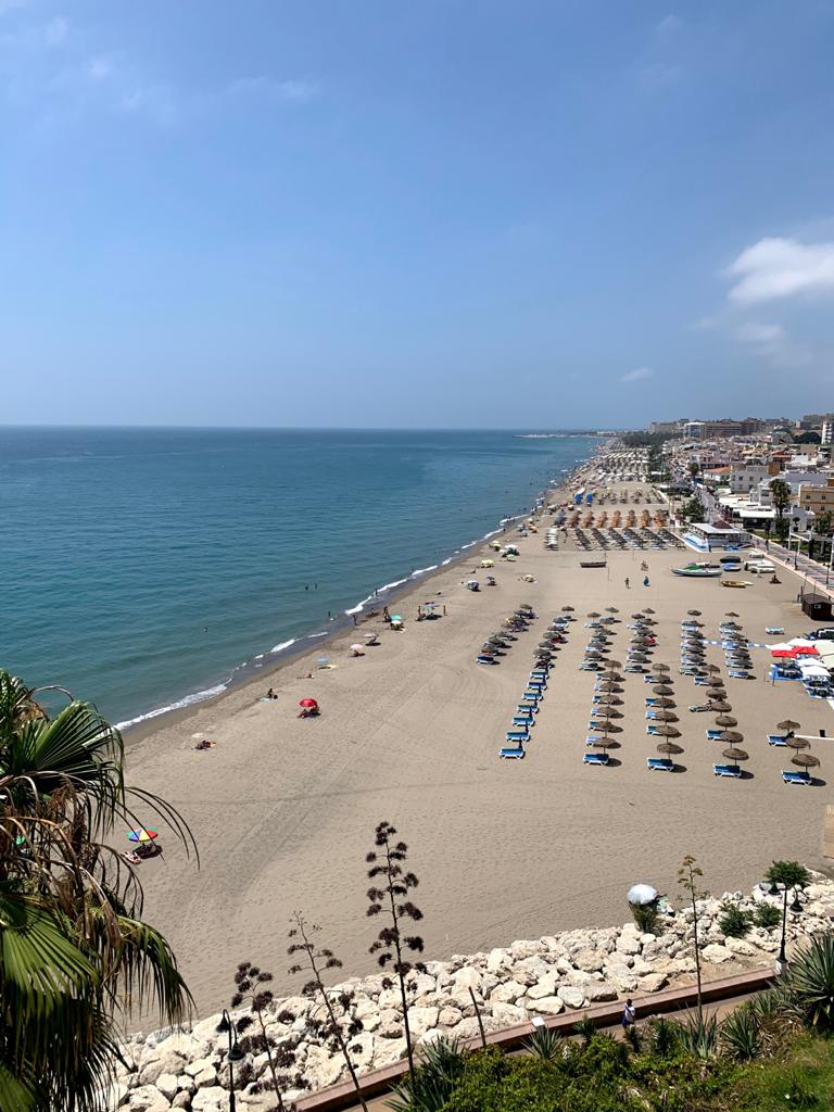 Apartamento con vistas al mar y acceso directo a la playa en Santa Clara